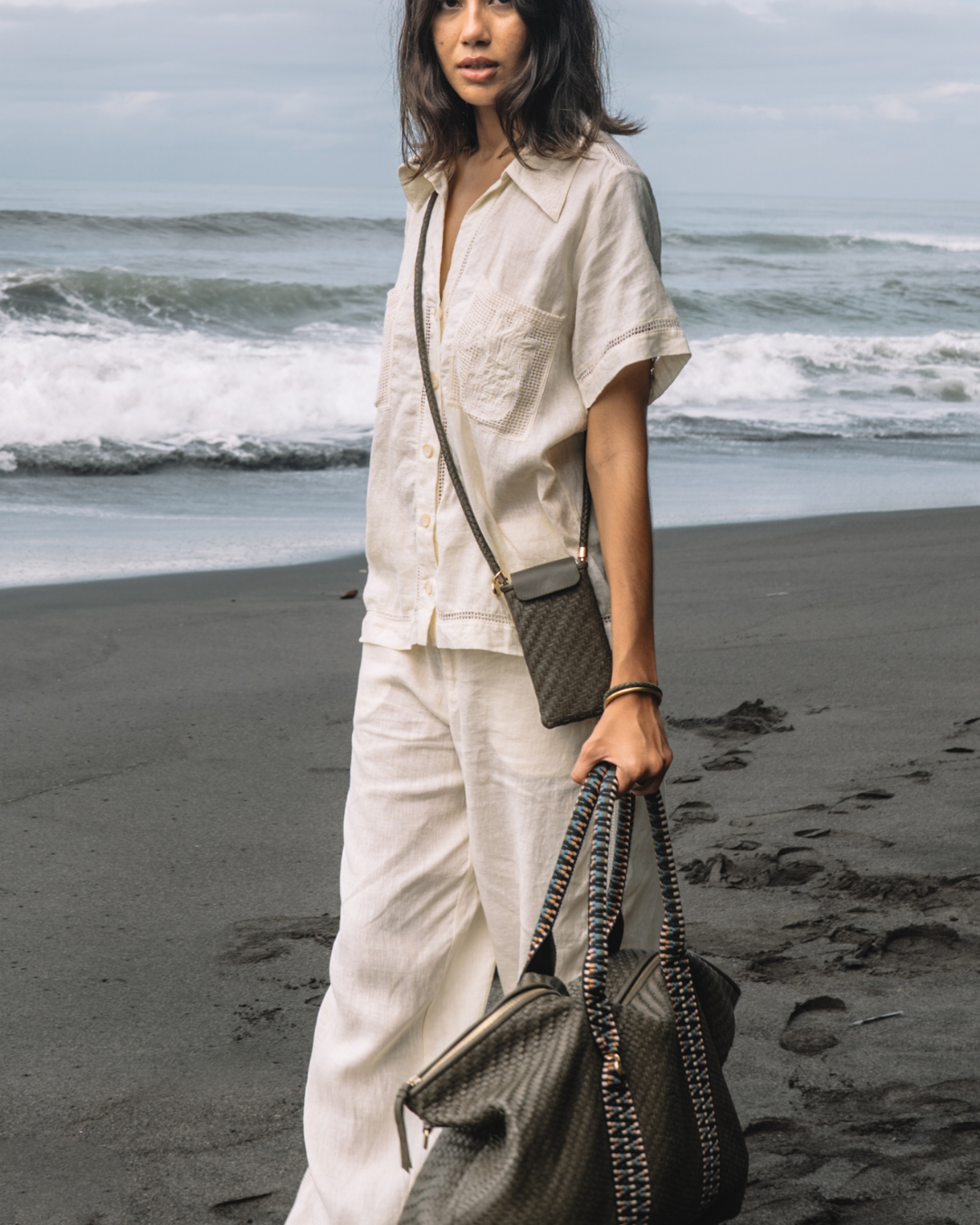 Berawa Phone Pouch – Dark Olive