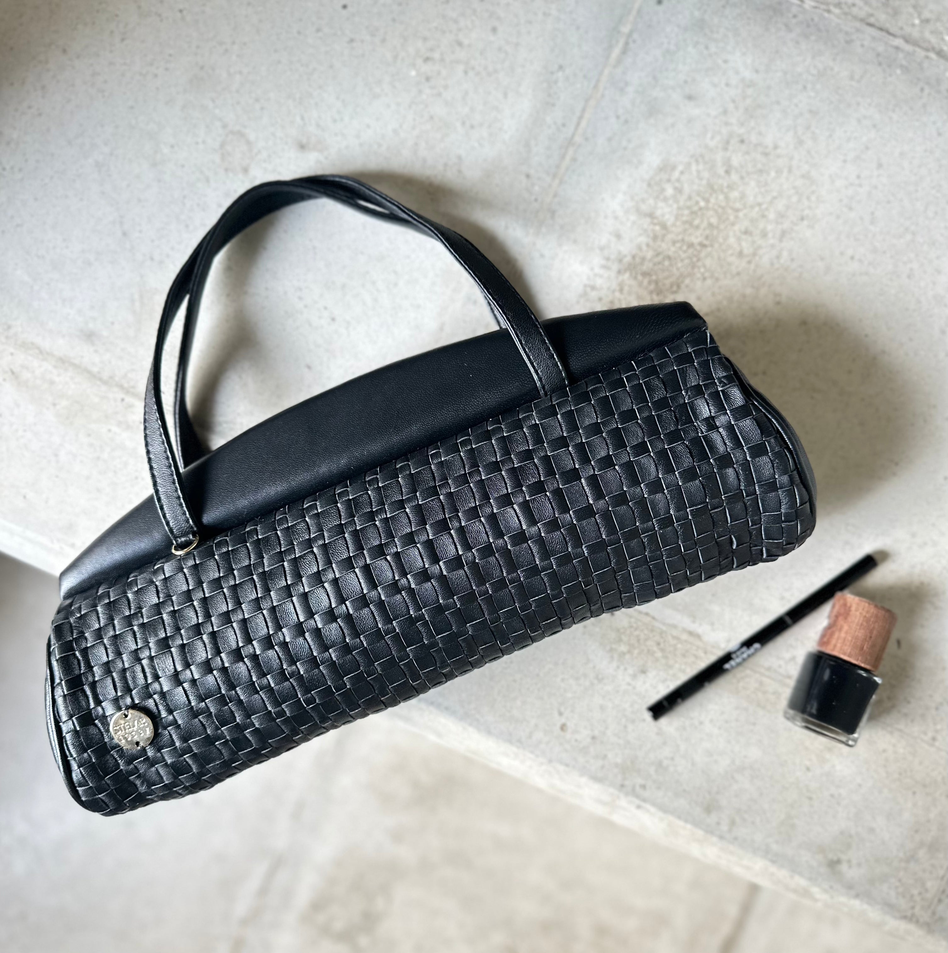 Lolo Leather Shoulder Bag