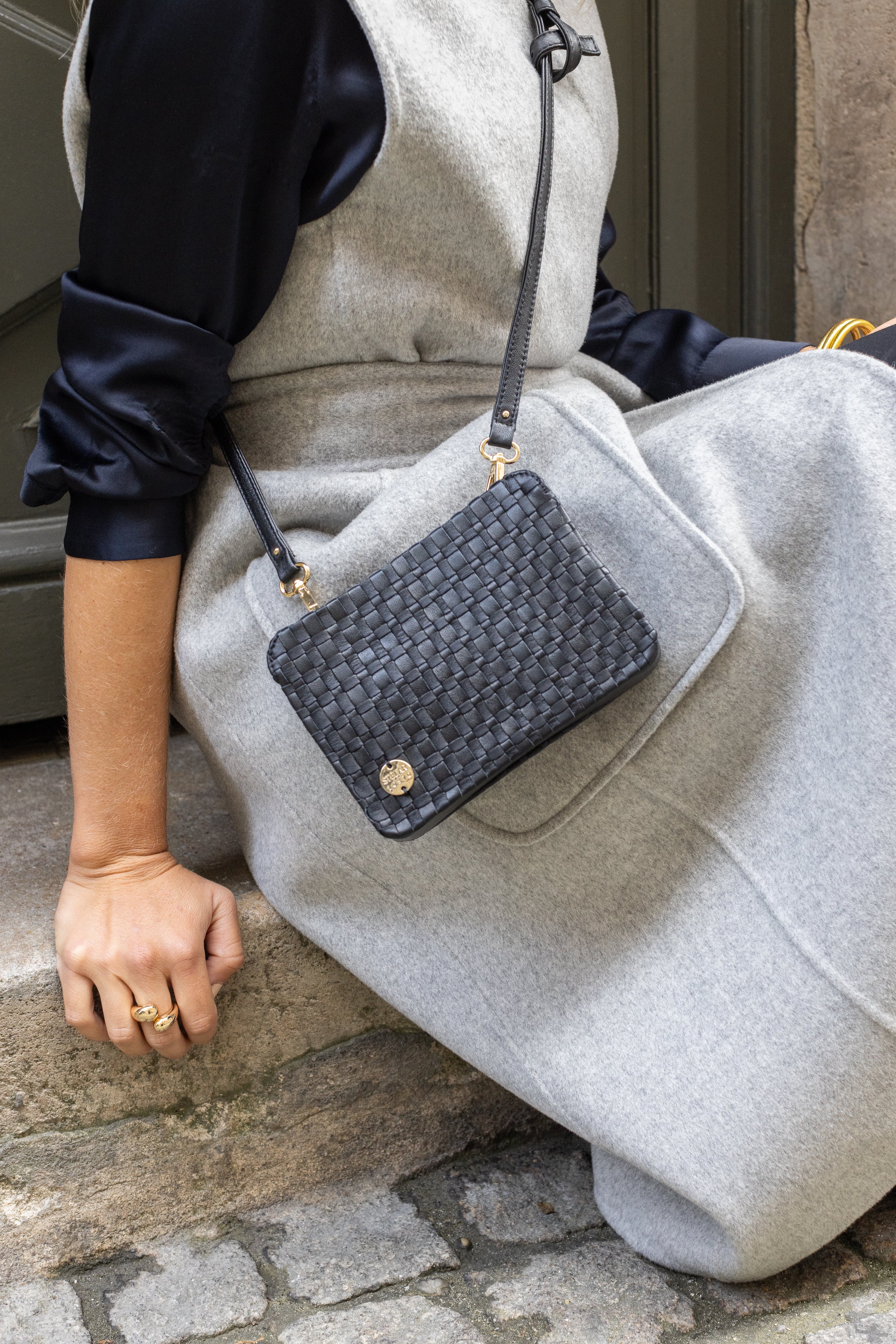 Imut Crossbody Purse