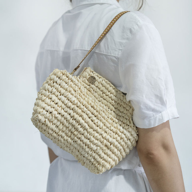 Lilis Small Frame Clutch