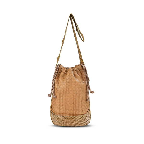 Straw bucket handbags online